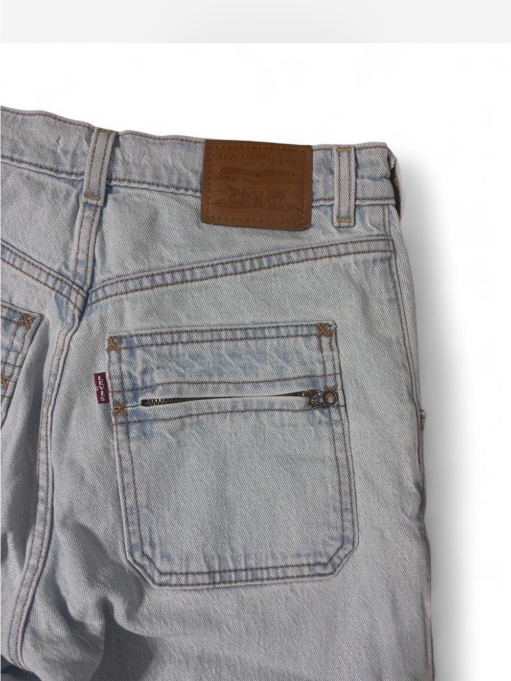 Levi’s Ribcage Bell Light Wash Women’s Jeans - Size 26 - Picture 3 of 4